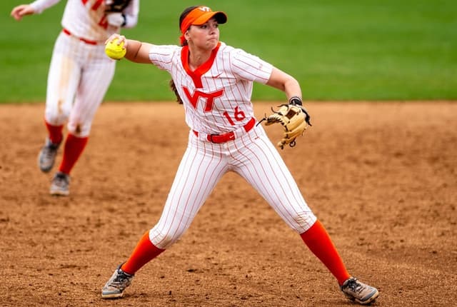 Surging Hokies Softball Goes 5-0 at Hokie vs Invite in Salem