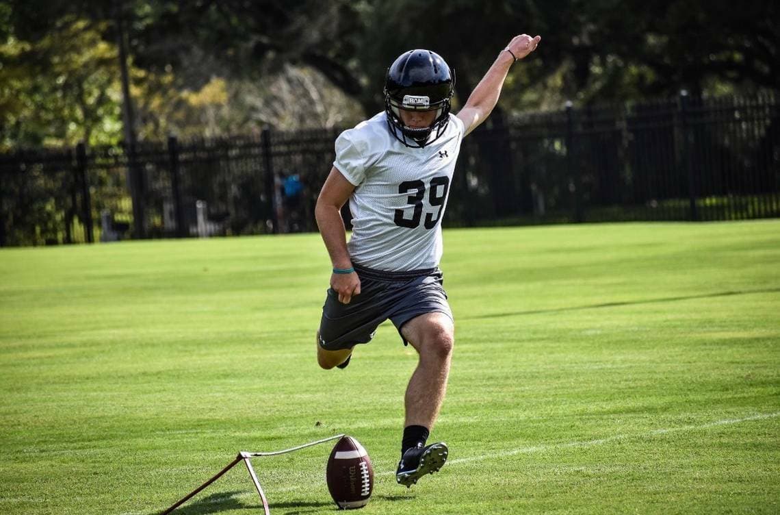 South Carolina Transfer Kicker Chooses Hokies